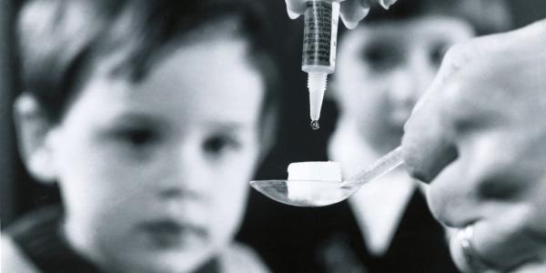 Commemorating Knowledge: A Difficult Past and the Case of Polio